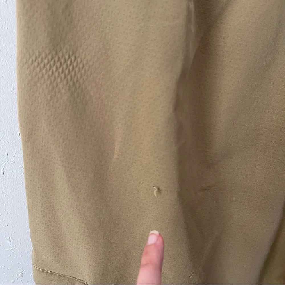 The North Face FLASHDRY Khaki Shorts Size 32